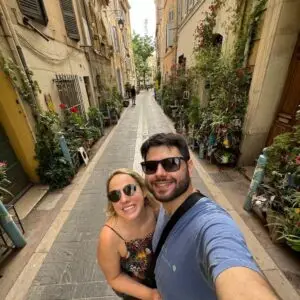 Surpresa que o casal vai encontrar ao explorar a cidade sem roteiro